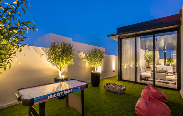 الفناء-الخارجي-1